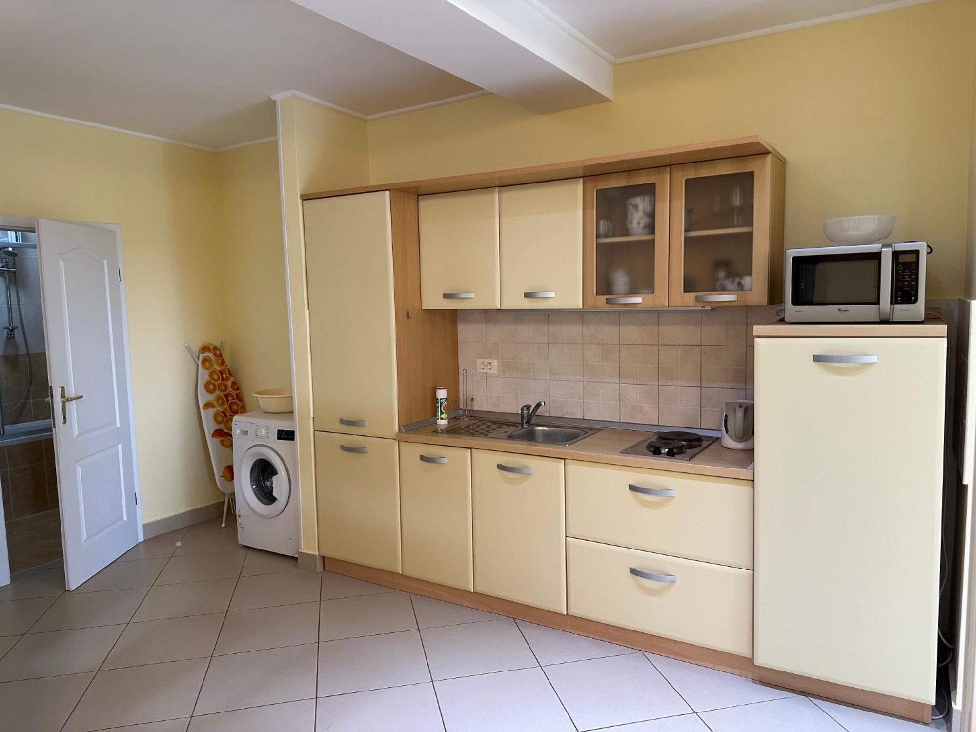 Spacious 1 Bedroom 4 Star Apartment, Mlini Exterior photo
