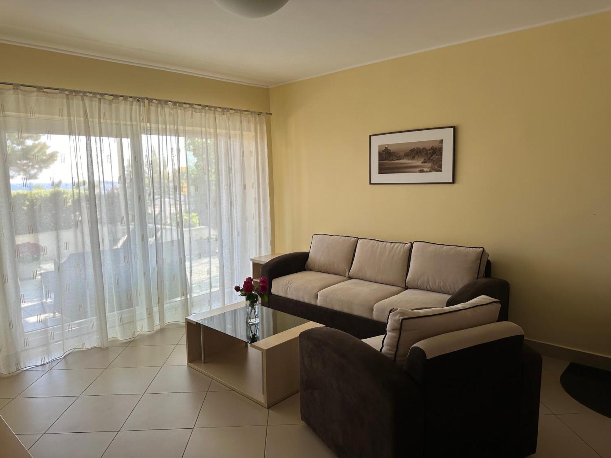 Spacious 1 Bedroom 4 Star Apartment, Mlini Exterior photo