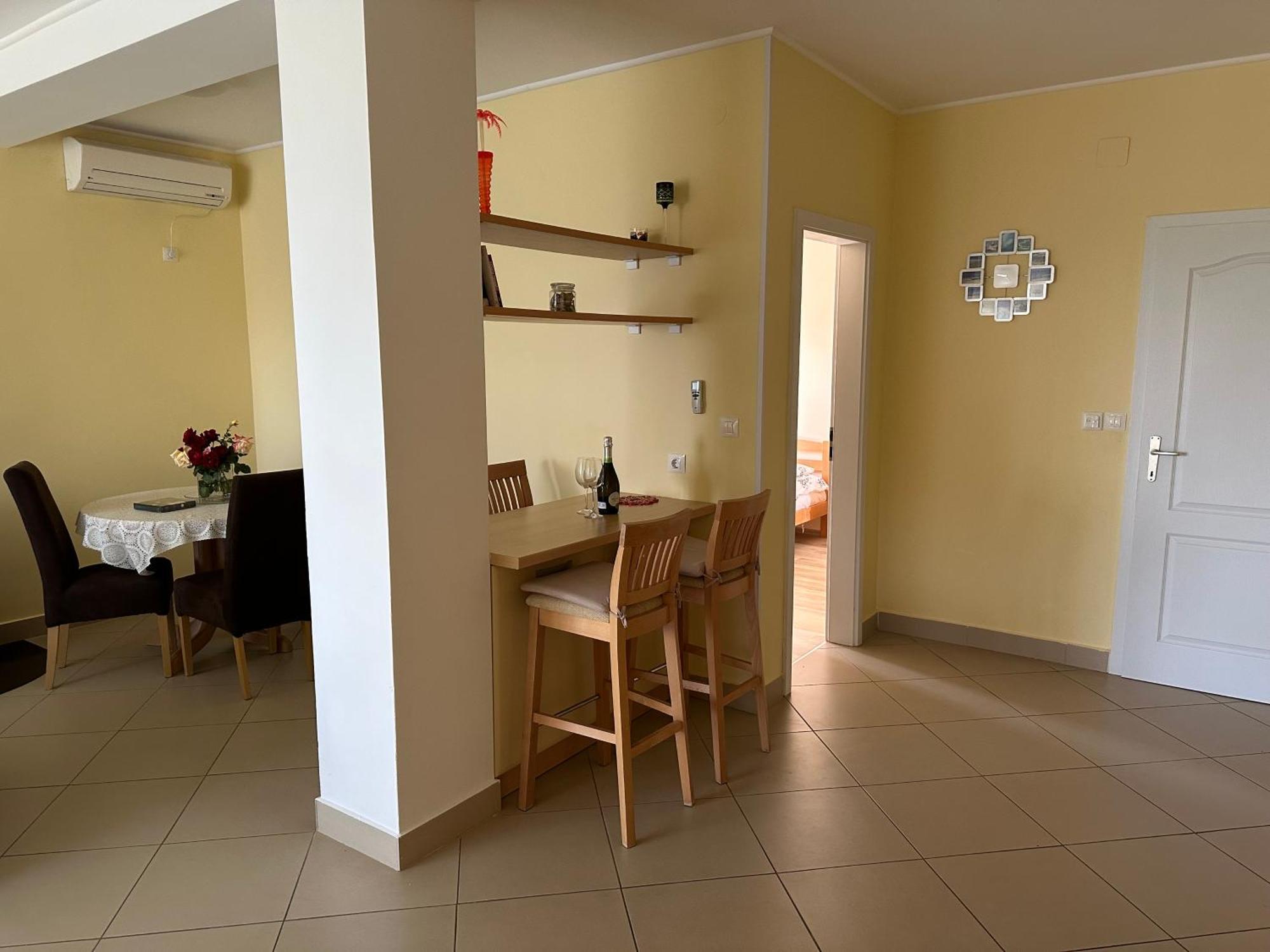 Spacious 1 Bedroom 4 Star Apartment, Mlini Exterior photo