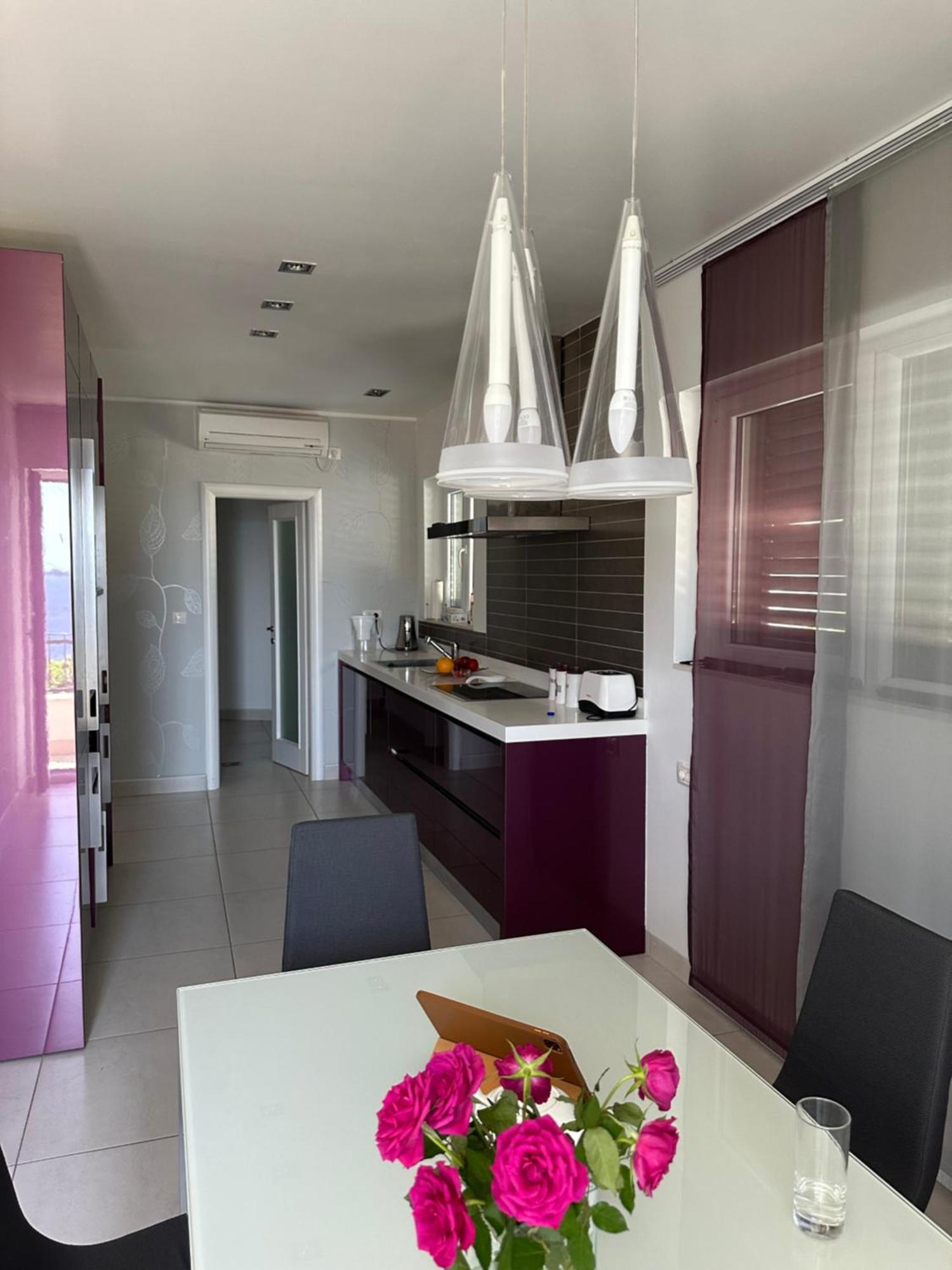 Spacious 1 Bedroom 4 Star Apartment, Mlini Exterior photo