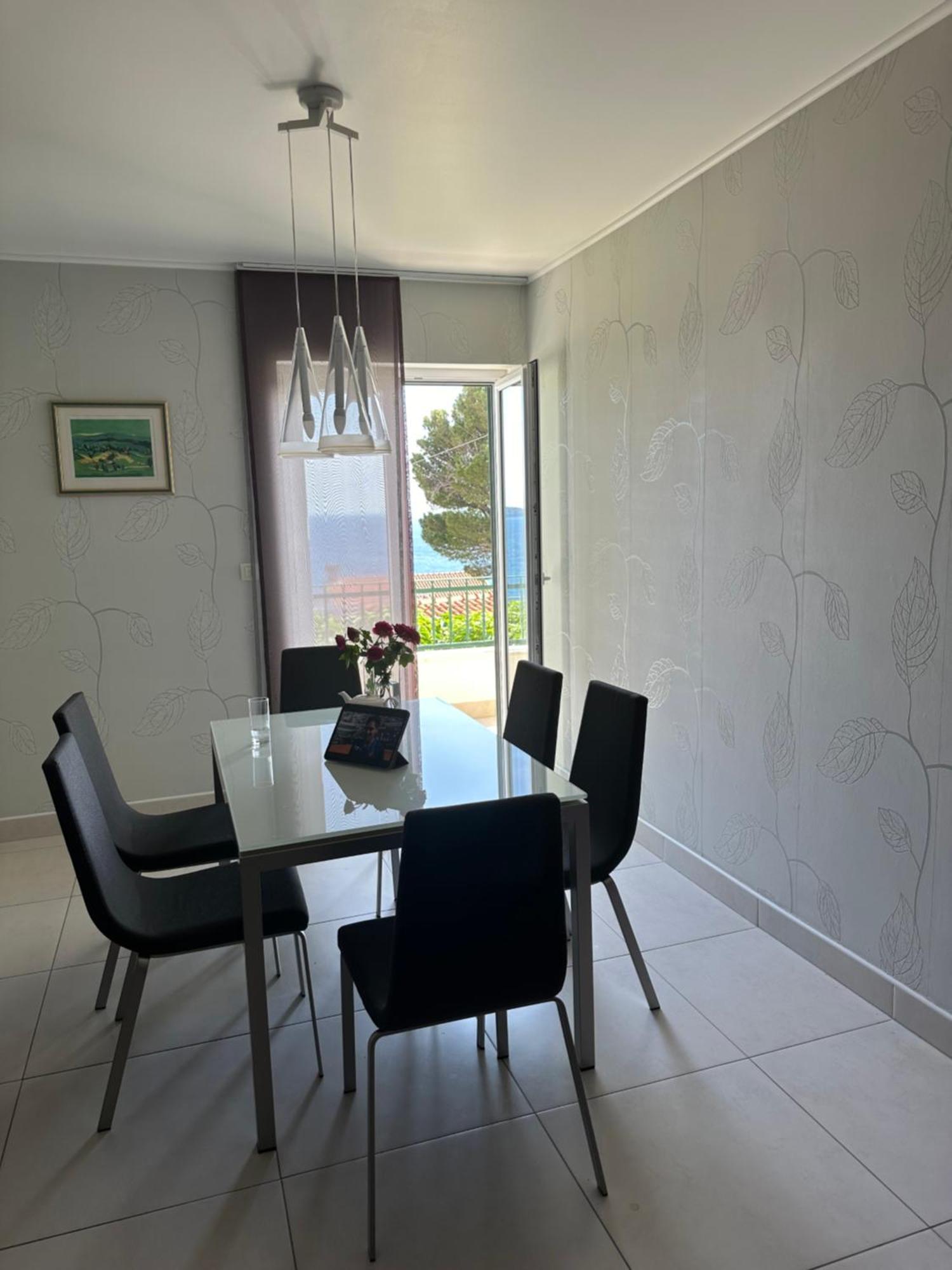 Spacious 1 Bedroom 4 Star Apartment, Mlini Exterior photo
