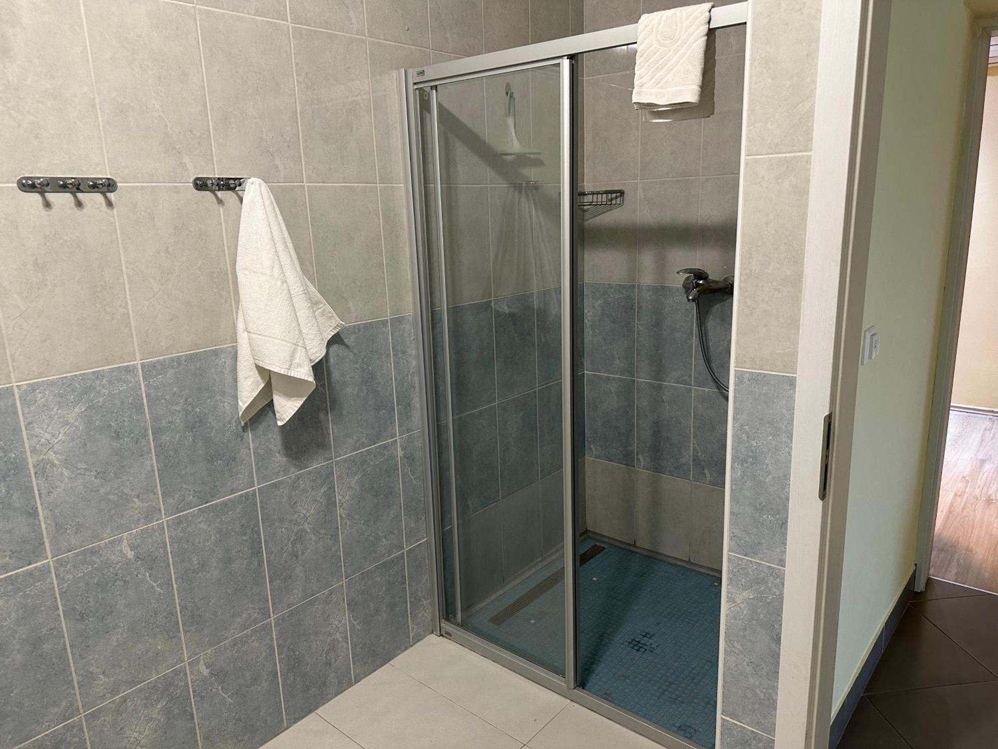 Spacious 1 Bedroom 4 Star Apartment, Mlini Exterior photo
