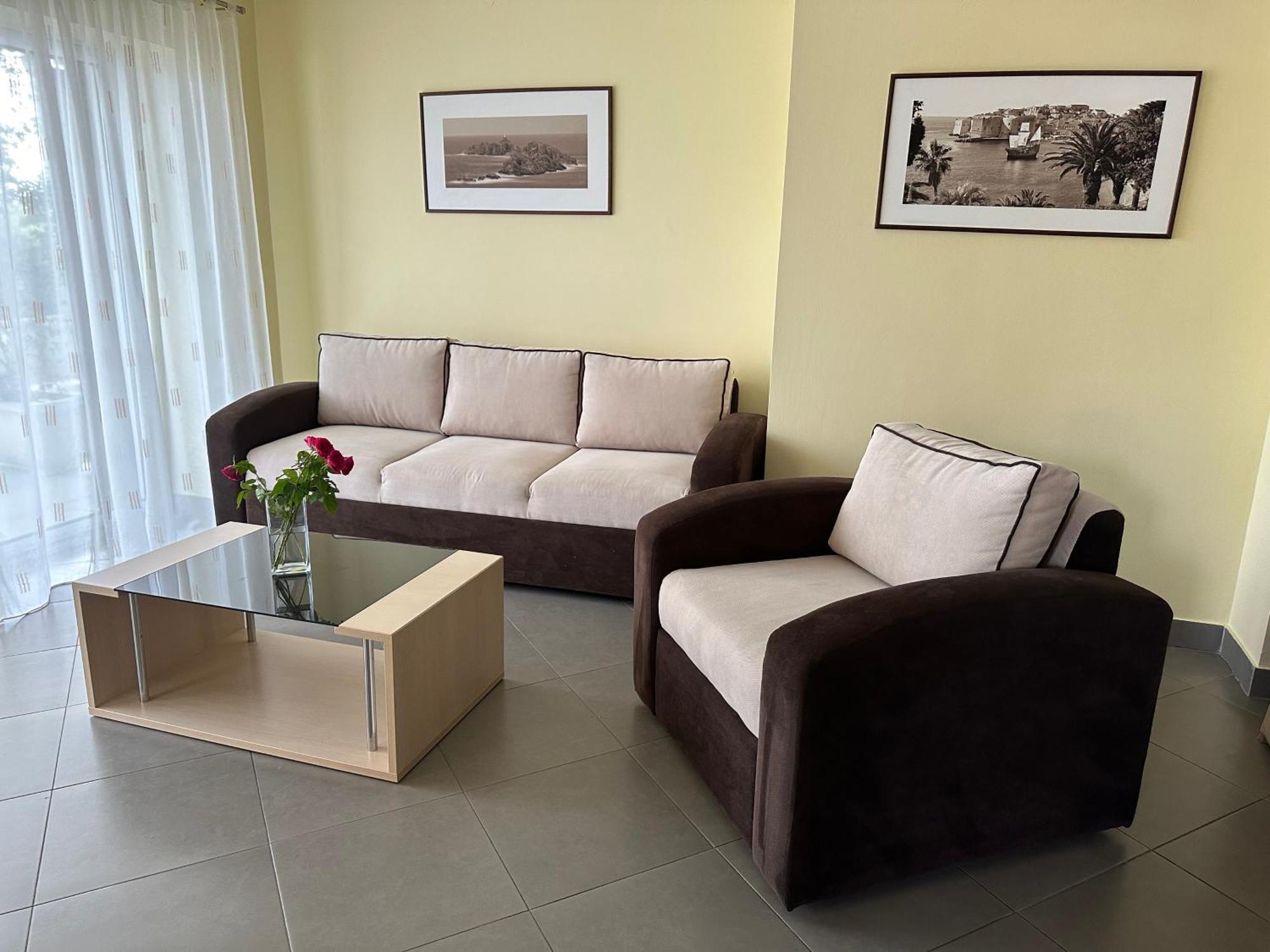 Spacious 1 Bedroom 4 Star Apartment, Mlini Exterior photo