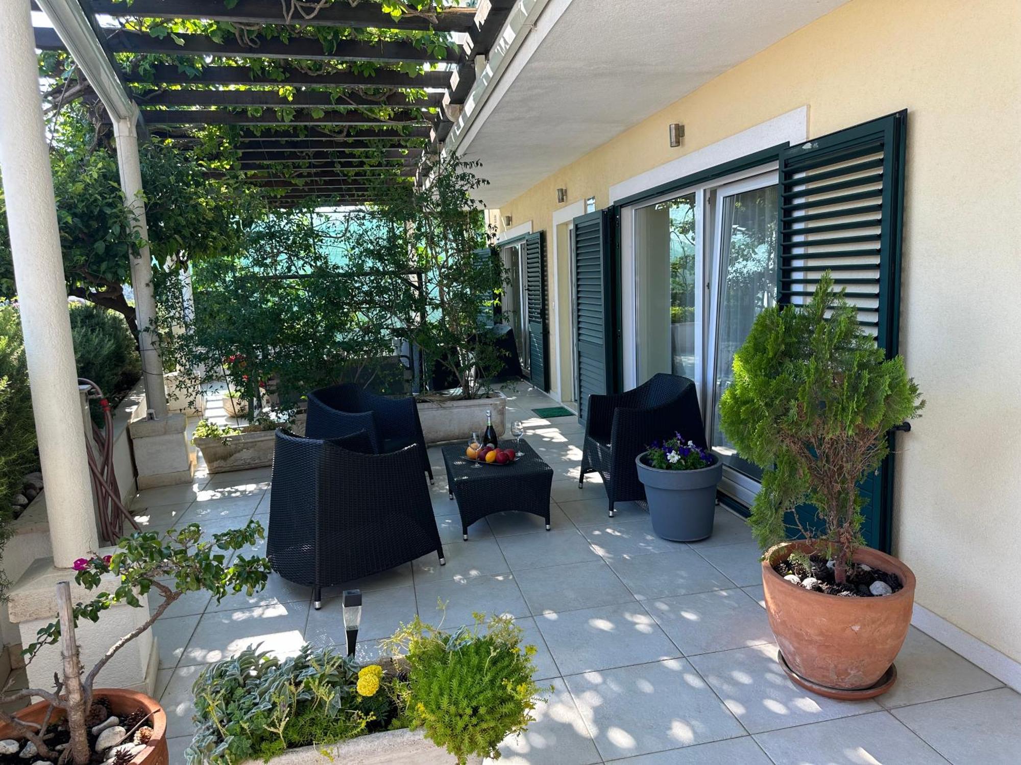 Spacious 1 Bedroom 4 Star Apartment, Mlini Exterior photo