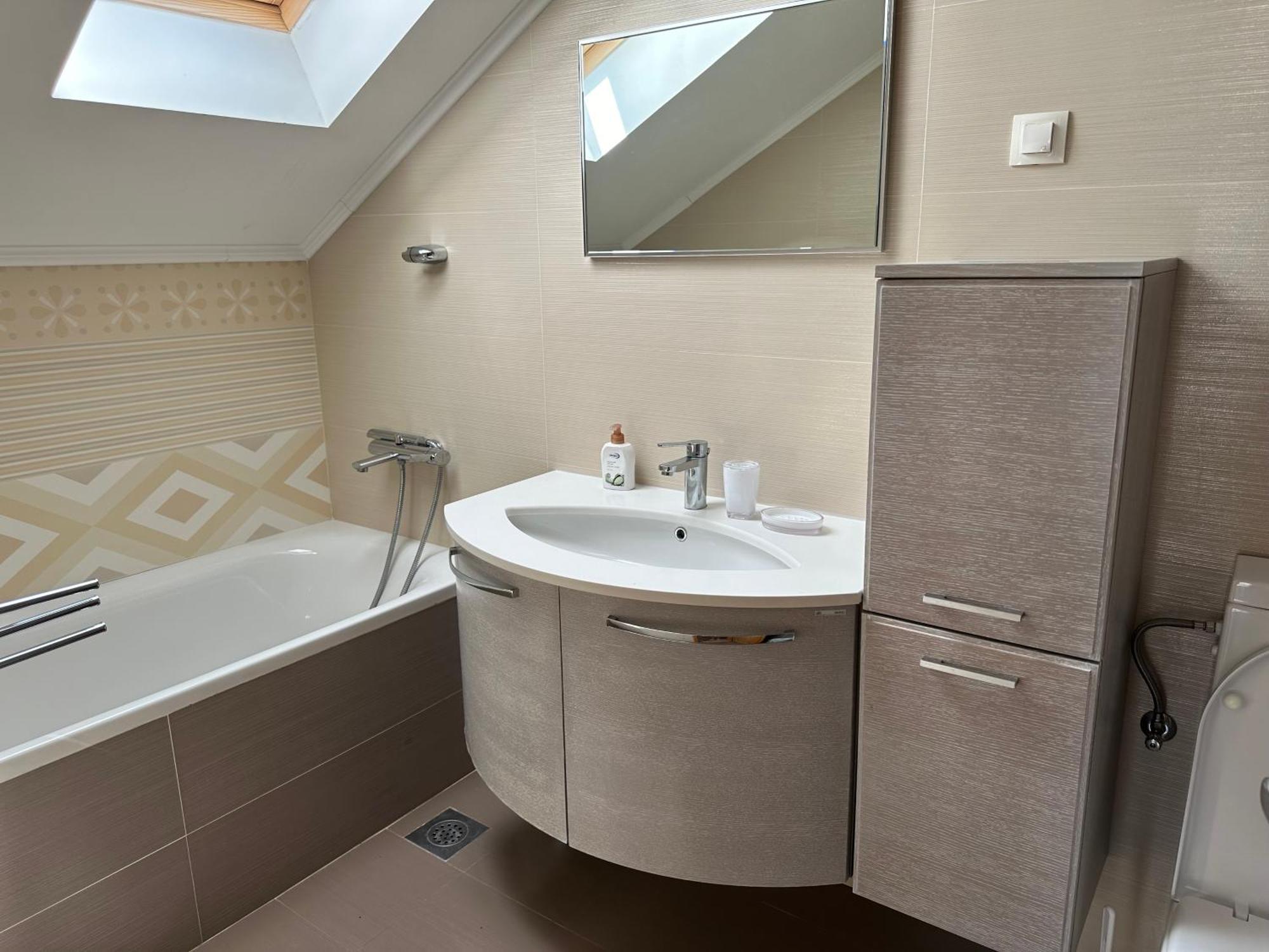 Spacious 1 Bedroom 4 Star Apartment, Mlini Exterior photo