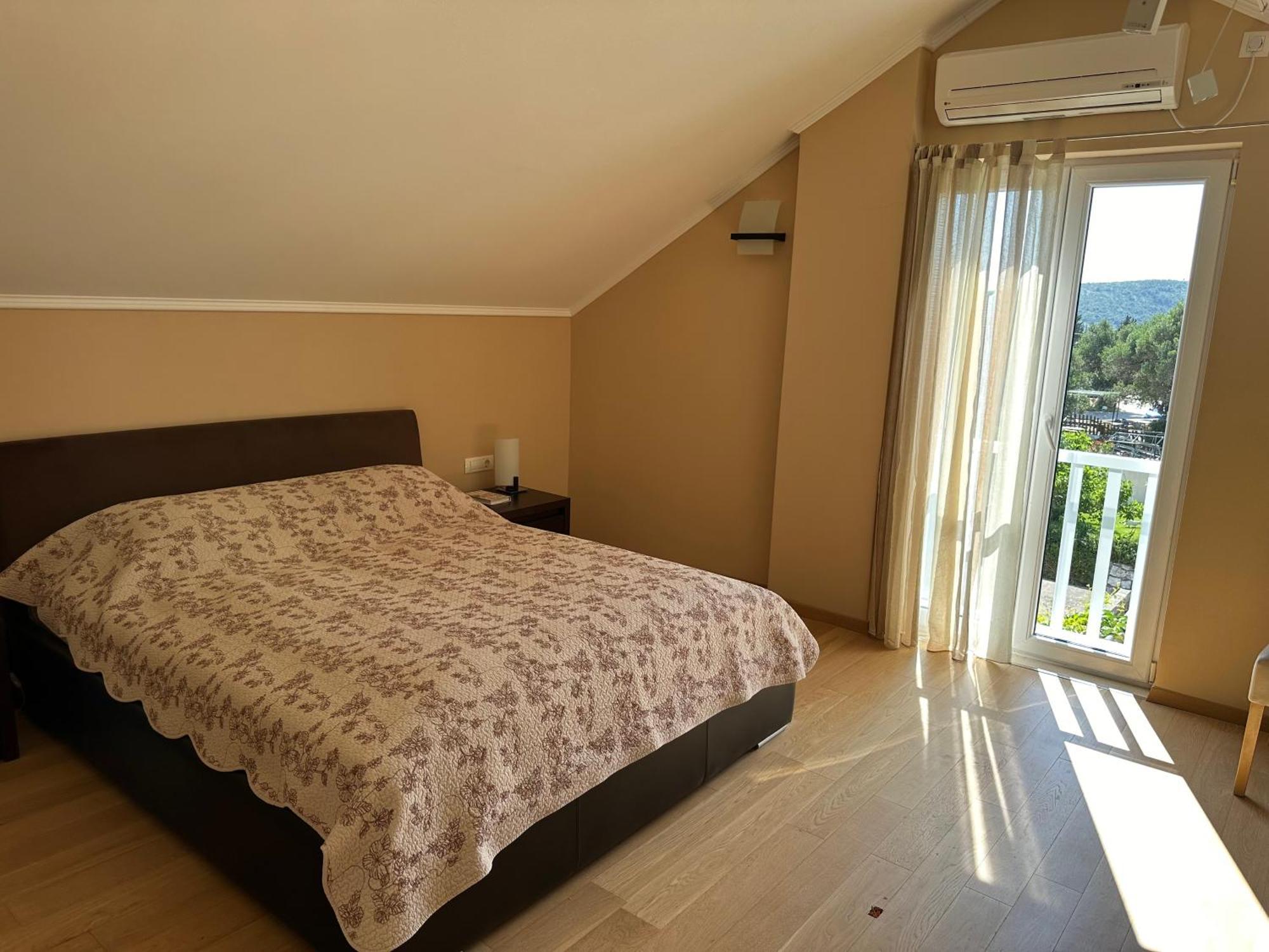 Spacious 1 Bedroom 4 Star Apartment, Mlini Exterior photo