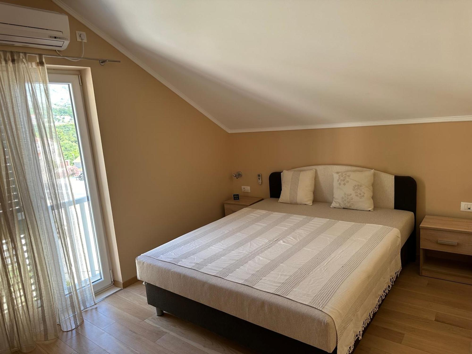 Spacious 1 Bedroom 4 Star Apartment, Mlini Exterior photo